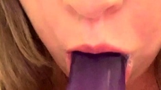 Amateur brunette double toying on webcam