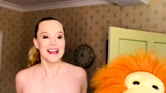 Cumshot amateur MILF suck and jerks dude in the bedroom