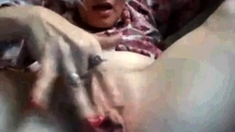 Deutsche Amateurin Reibt Sich Vor Der Webcam Die Muschi