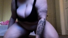 Australian BBW with big boobs gives blowjob